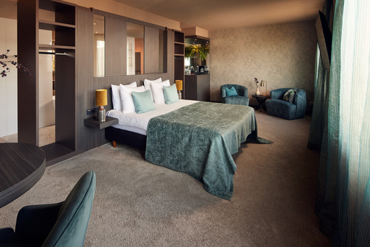 Oriental Emerald Suite