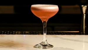 Cocktails worden voor uw neus bereid